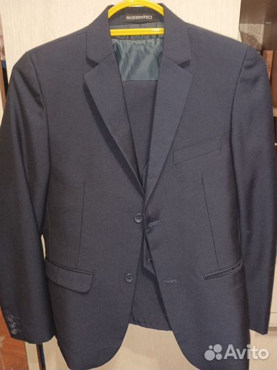 Костюм школьный-тройка. 146-152 р