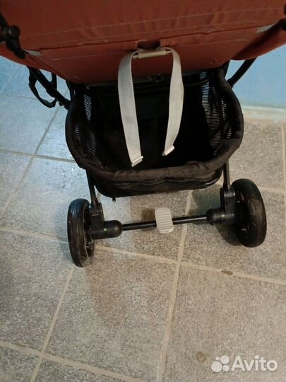 Прогулочная коляска