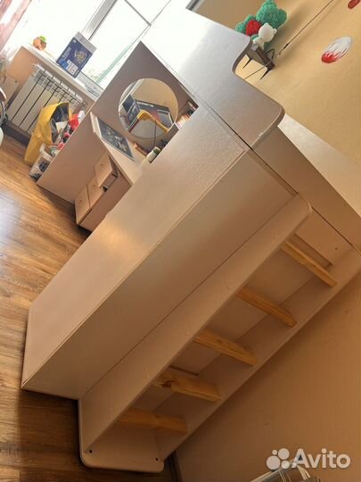 Детская кровать чердак со столом и шкафом бу