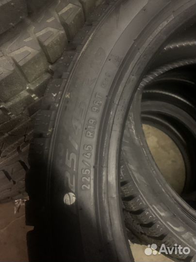 Pirelli Winter Ice Zero 225/45 R19 96T