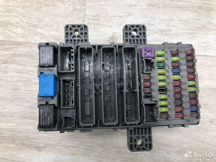 Блок предохранителей Honda Civic хэтчбек L13A7