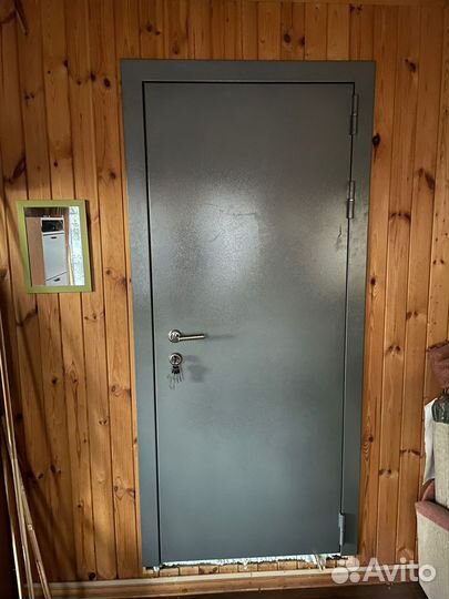 Входная дверь металлическая новая