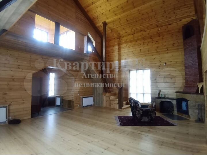 Дом 182 м² на участке 8,2 сот.