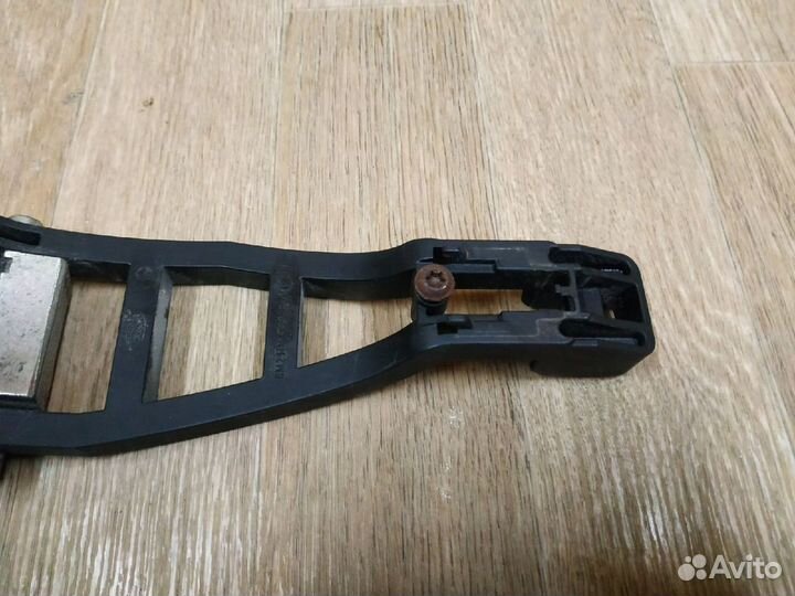 Кронштейн ручки двери перед правой Ford Mondeo 4