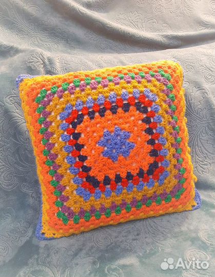 Подушка вязаная крючком. размер 40х40
