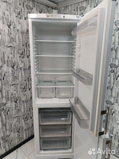 Холодильник бу с гарантией Ariston