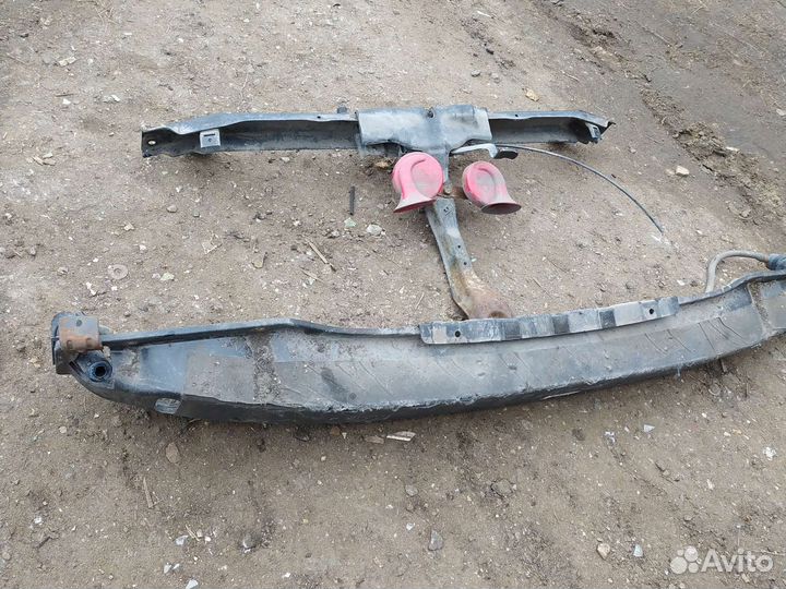 Передний усилитель бампера hyundai sonata 4