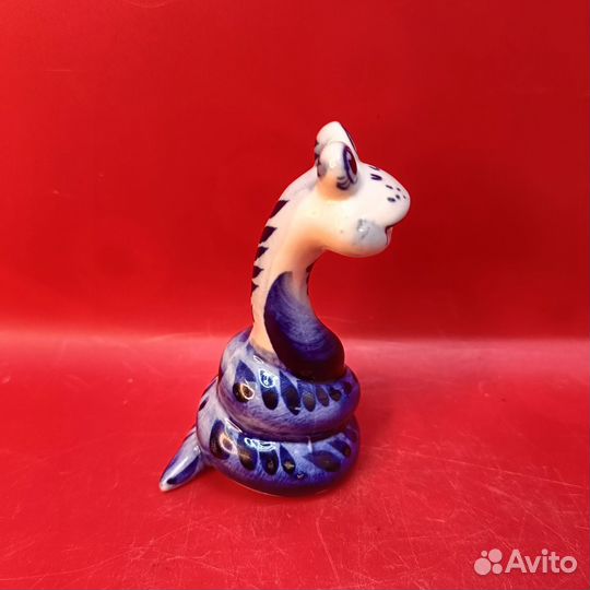 Фигурка фарфоровая «Змейка», Гжель, 8 см