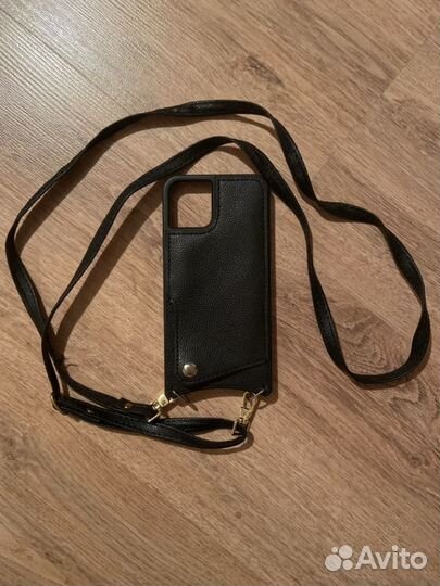 Чехол на iPhone 11 pro кожаный с цепочкой