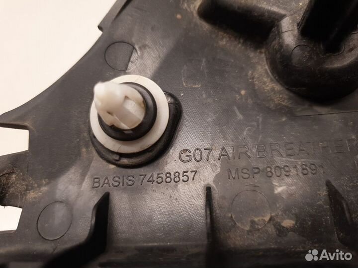 Кронштейн накладки воздуховода левый BMW X7 G07 20