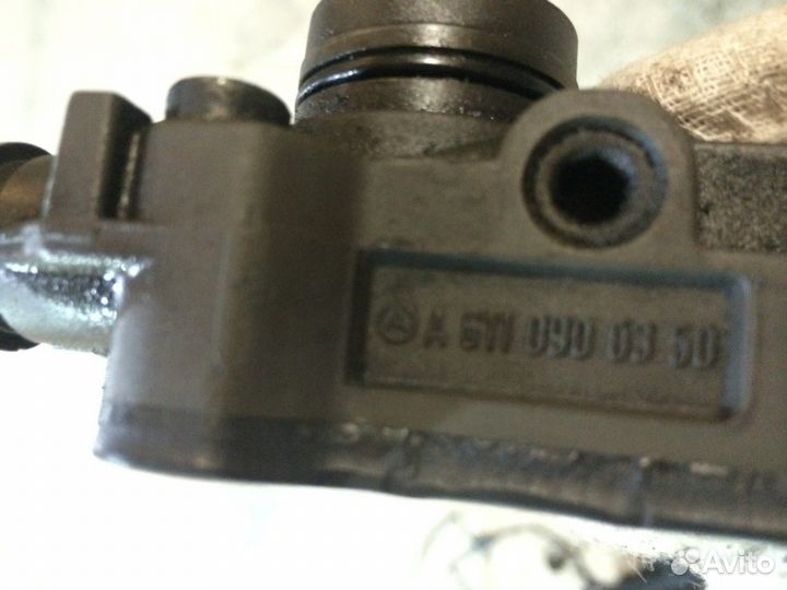 Топливный насос Mercedes 2.7 TDI A6110900350