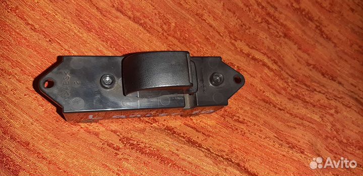 Кнопка стеклоподъемника Mitsubishi Lancer 10