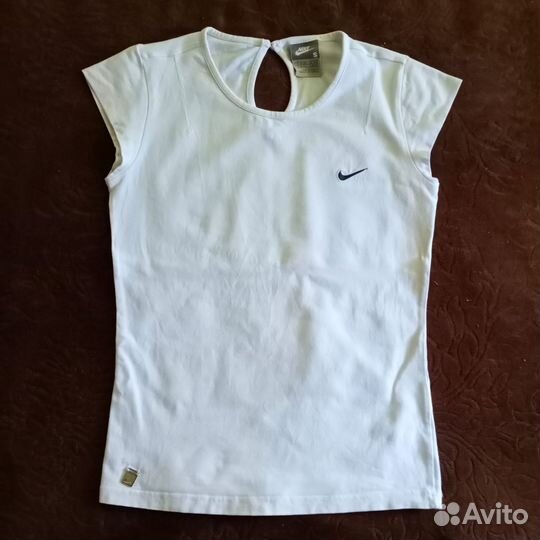 Футболка женская Nike