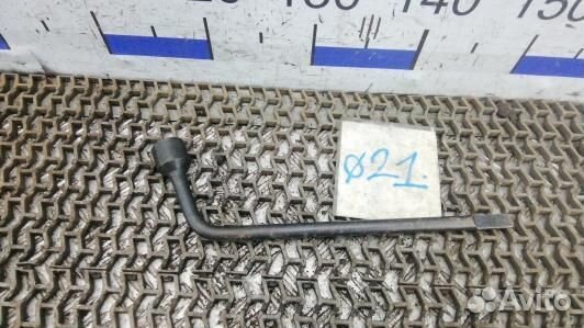 Ключ колесный toyota corolla E12 (BDN08VP01)