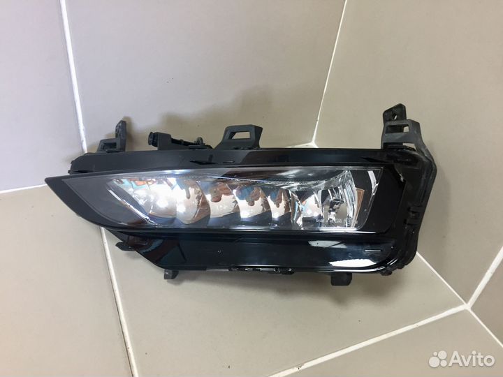 Фара противотуманная правая Skoda Rapid 2 2020