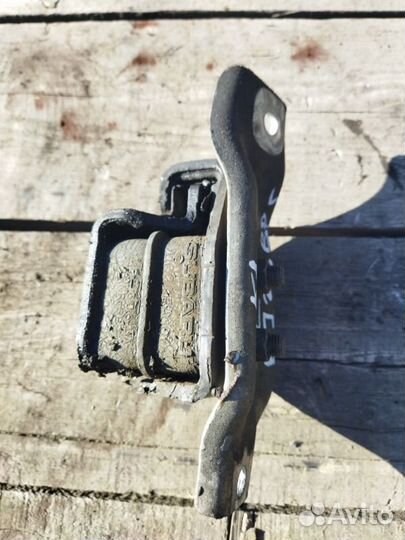 Подушка двс Subaru Legacy BP5 EJ204