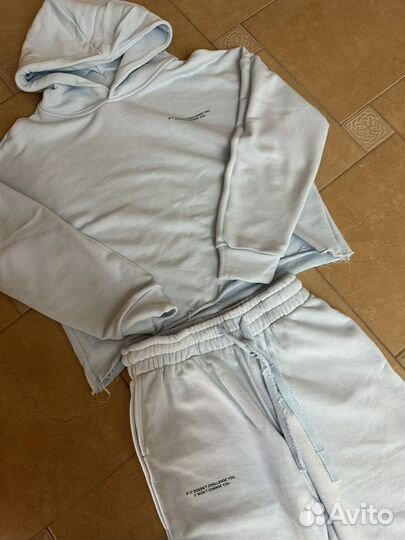 Спортивный костюм