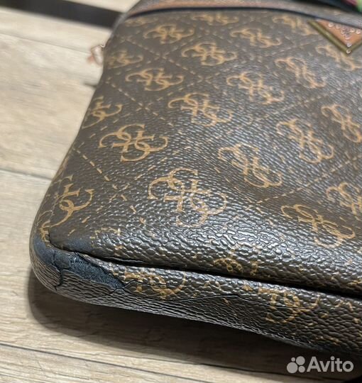 Сумка через плечо guess