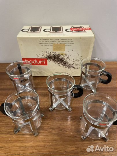 Набор стаканов в подстаканниках