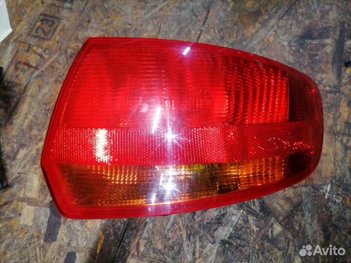 Фонарь задний правый Audi A3 8P BSE BSF 1 2007