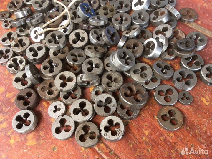 Плашки СССР М2,5;М3;М3,5 М4;М5;М6;