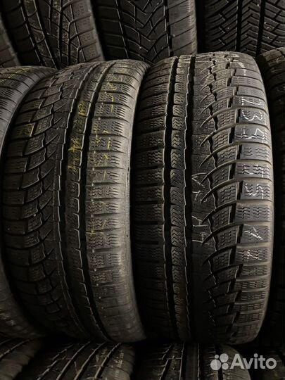 Nokian Tyres WR A4 235/55 R17