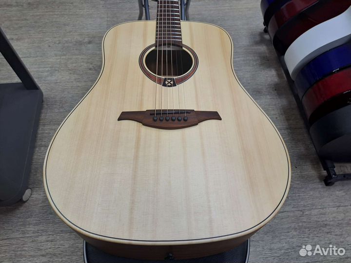 Гитара акустическая LAG T-70D-Nat Tramontane