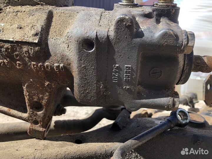 Передний подрамник с рулевым редуктором BMW e34