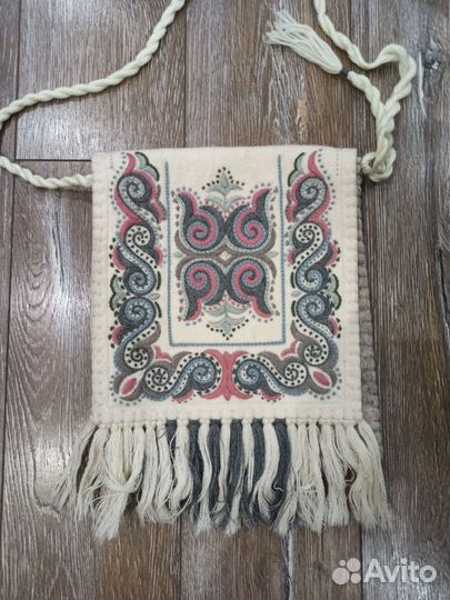 Сумка из войлока с казахским орнаментом
