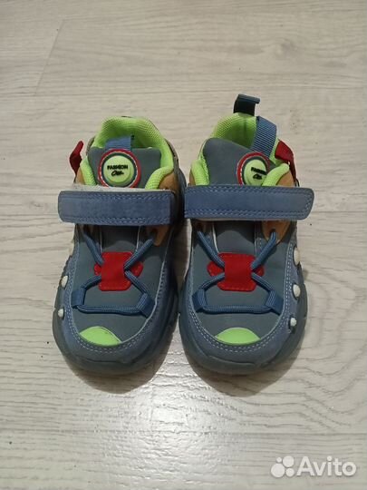 Кросовки на мальчика.по стельке 15.5 см