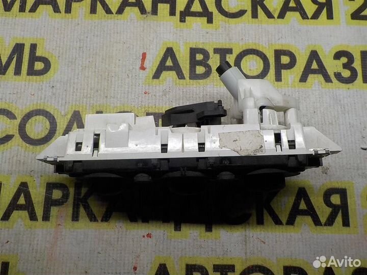 Блок управления печкой Ford Focus II 2005-2011