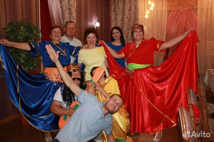 Поющая ведущая(тамада). Прокат костюмов