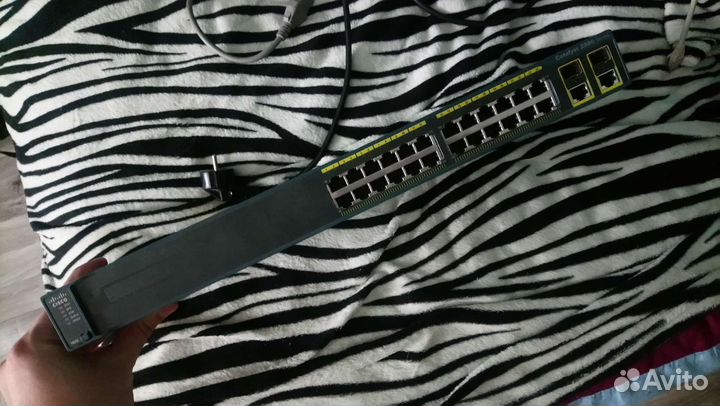 Коммутатор Cisco Catalyst WS-C2960-24TC-L