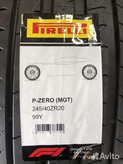 Pirelli P Zero PZ4 245/40 R20 99Y