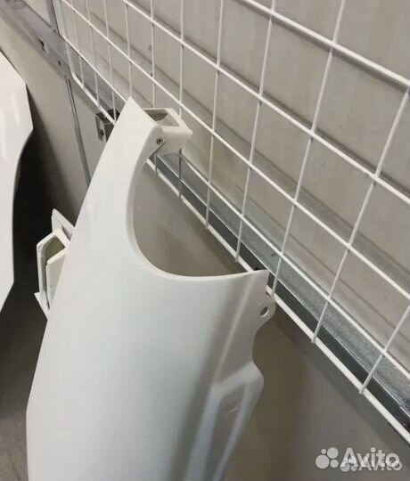 Крылья штатные пластиковые Renault Laguna 1