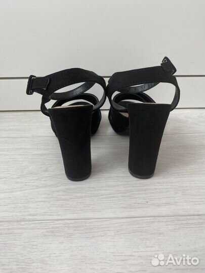 Босоножки женские 36