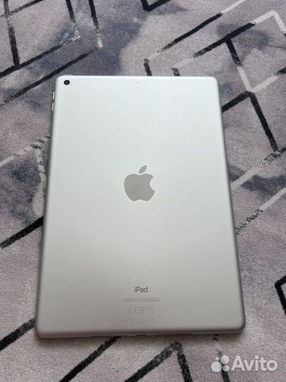 Планшет Apple iPad (2020) LTE 128 гб серебристый