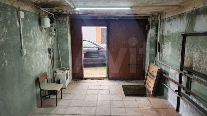 Гараж, > 30 м²