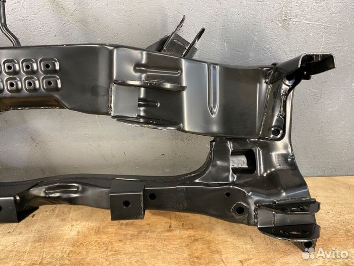 Подрамник задний Mitsubishi Outlander 1