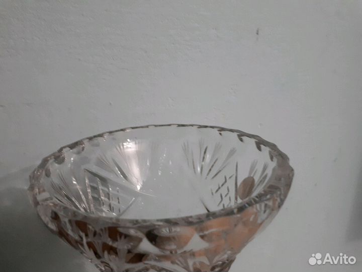 Ваза хрустальная