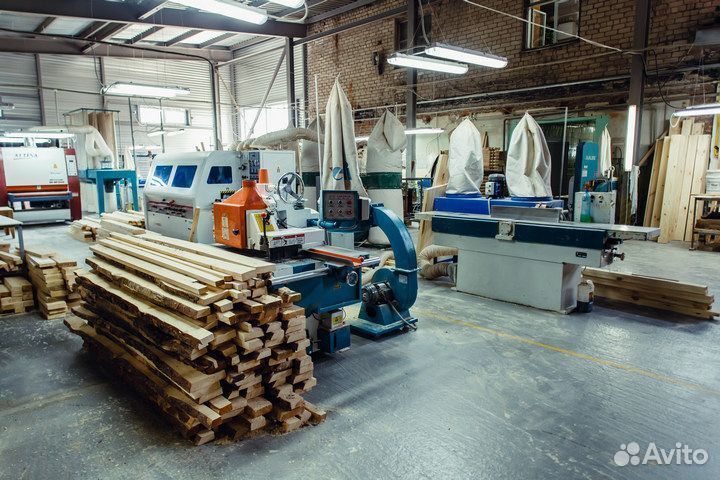 Кровать двуспальная массив