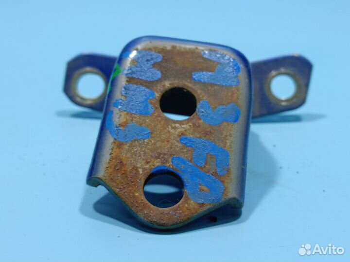 Петля двери передней правой для Mazda 3 2003-2009