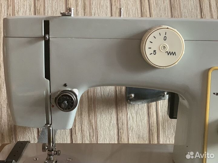 Швейная машина Чайка 132м