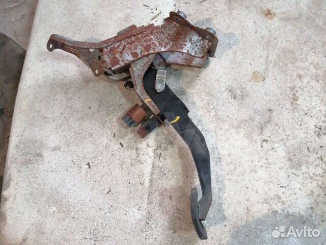 Педаль тормоза Infiniti Ex25 VQ25 2011