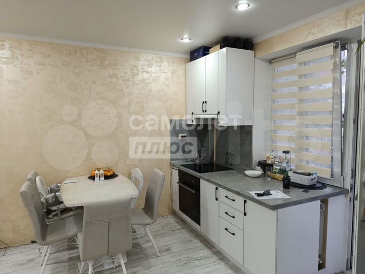 2-к. квартира, 40 м², 3/10 эт.