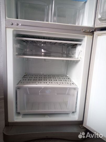 Холодильник Индезит в хорошем состоянии