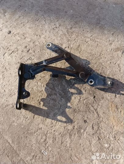 Петля крышки багажника Mitsubishi Lancer 10