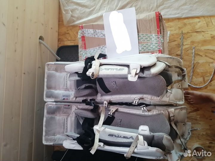 Щитки хоккейные вратарские