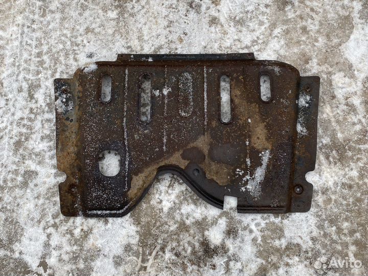 Защита двигателя Рено Логан 1