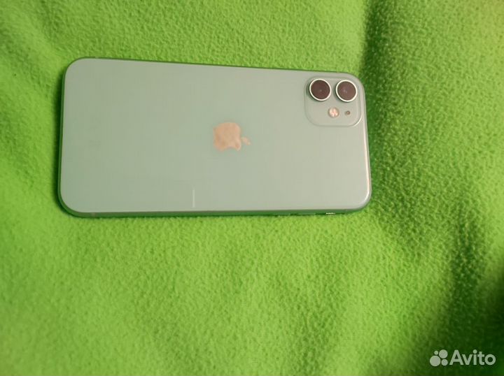 Телефон iPhone 11